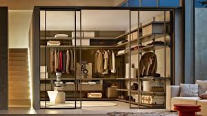 Perfect customization with advanced technology and flexible choice of finishing materials. Designer Walk In Wardrobes Molteni C