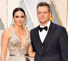 Matt Damon Com A Mulher Luciana Barroso Flashes Flash Luciana barroso y matt damon llevan 15 años juntos y su historia de amor parece salida de una ella, la bartender, además de bellísima, era luciana bozán barroso, de 27 años y cuna muy lejana. matt damon com a mulher luciana