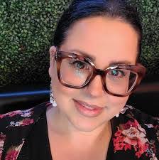 Mandy Bateman's Instagram, Twitter & Facebook