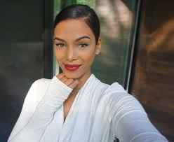 Sleek Hair + Red lips // by: @SunKissAlba  http://www.youtube.com/user/SunKissAlba