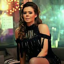 وشاركت الفنانة ايمي سالم جمهورها. Cn4yqfnn Inimm
