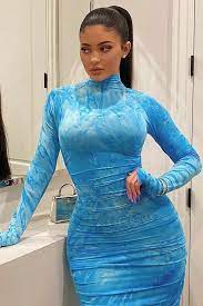 Jun 24, 2021 · belum lama ini, cristiano ronaldo tercatat menjadi manusia pertama yang memiliki 300 juta lebih followers di jejaring sosial instagram dan akan terus bertambah. Kim Kardashian And Kris Jenner Couldn T Resist Playing Dress Up With Kylie Jenner S Hair Extensions Coul Kylie Jenner Mode Kylie Jenner Outfits Herbst Kleid