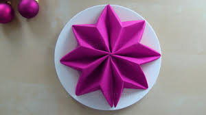 Fragen sie sich, wie sie die tischdekoration selber machen können? Servietten Falten Tischdeko Weihnachten Stern Falten Weihnachtsdeko Selber Machen Youtube