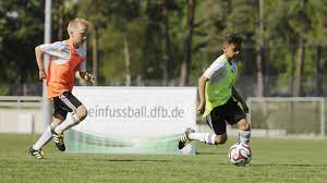 „ich glaube, die ganze mannschaft ist heiß auf das turnier, sagte nationalspieler nadiem. Spass Und Motivation Mit Der Fussball Olympiade Dfb Deutscher Fussball Bund E V
