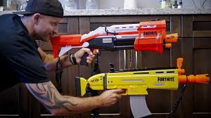 The ten dart clip is a curved clip that holds up to ten darts at a time, similarly to the banana clip. Nerf Gun War 10 Youtube