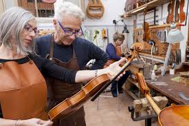 Additionally, although the violins are low in price, they are durable. Best Violin Brands Top 5 For Those On A Budget Musiicz