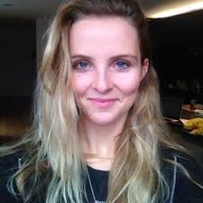 Esther Parsons's Instagram, Twitter & Facebook