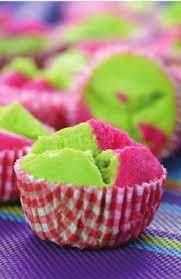 Assalamualaikum dan salam sejahtera kuihmuih yang disajikan didalam ebook ini sesuai untuk dijamah pada minum pagi atau minum petang. Senangnya Memasak Kuih Muih Minum Petang Edisi Kedua C243