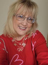 Headed out to finish my Christmas shopping in my ONE24 mesh & Merry tee!!  💚♥️💚