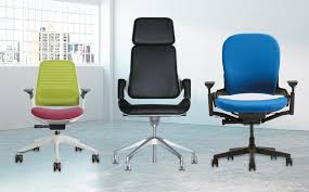 Das design ist zeitlos, stilistisch neutral und dank der vielen verfügbaren farben können sie mit diesen stühlen viel pep in ihre räumlichkeiten bringen. Korpergrosse Anforderung An Tischhohe Und Sitzhohe Der Burostuhle