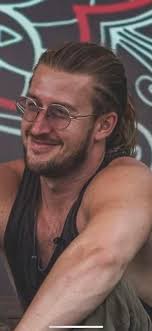 Does anyone know of an eye glasses repair place in Chiang Mai?