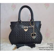 Jika tertarik / berminat , silahkan hub alamat showroom: Furla Wave Tas Tangan Wanita Murah Model Baru Berkualitas Banyak Warna Di Surabaya Tribunjualbeli Com