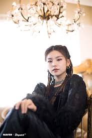 A look at myself with jackson & tzuyu (part 2) . Pin By Caro On Itzy Itzy Photoshoot Kpop Girls