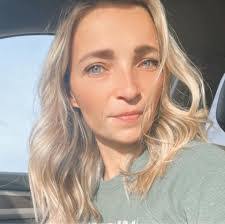 Tabatha Hansen's Instagram, Twitter & Facebook