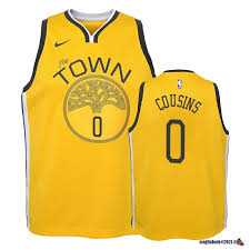 We have the official dubs jerseys from nike and fanatics authentic in all the sizes, colors, and get all the very best golden state warriors jerseys you will find online at www.nbastore.eu. Bambini Earned Edition Golden State Warriors No 0 Demarcus Cousins Giallo 2018 19 Maglia Nba In 2021 Golden State Warriors Golden State Warrior