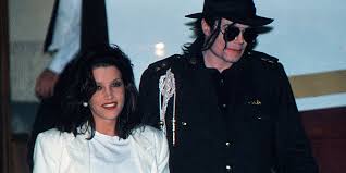 Michael jackson soll auf wunsch seiner familie eingeäschert worden sein. Zeitsprung Am 26 05 1994 Heiratet Michael Jackson Udiscover Germany