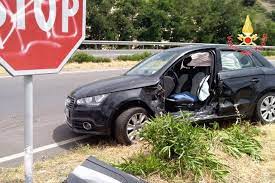 Encuentra los mejores precios sólo de concesionarios oficiales. Catanzaro Incidente Su Viale Cassiodoro Due Feriti Calabriamagnifica It