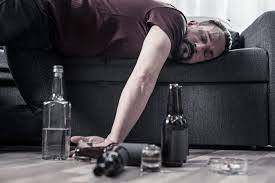 Aber ab wann wird's gefährlich? Alkohol Absturz Anzeichen Risiken Verhalten Vermeidungstipps
