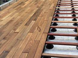 L'ipé est sans conteste l'essence de bois exotique la plus prisée. Lames De Terrasse En Bois Exotique Ipe Petites Longueurs Tekabois Terrasse Bois Terrasse Bois Exotique Lame Terrasse