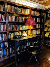 Best 500 Library Pictures Hd Download Free Images On Unsplash Living Room Decor Modern Living Room Sets Furniture Office Furniture Inspiration