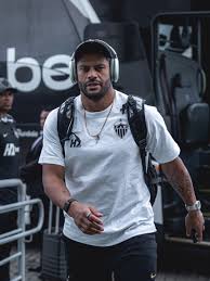 Após chegada de novo treinador, Hulk se prepara para despedida emocionante no Atlético-MG