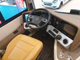 Concorde Centurion 1060 Gi Camping Car De Luxe Sur Camion Mercedes Le Monde Du Camping Car En 2020 Camping Car De Luxe Camping Car Camping
