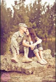 Pin By Judith Canizares On Militares Military Engagement Photos Military Couple Photography Military Couple Pictures
