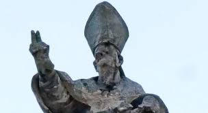 May 31, 2021 · martedì 1° giugno bel tempo prevalente e rare precipitazioni sui rilievi piemontesi e su quelli liguri, mentre per la festa della repubblica una modesta perturbazione porterà qualche temporale a ridosso delle alpi e sulla sicilia interna, mentre sul resto del paese il cielo che si manterrà sereno o al più poco nuvoloso e con le temperature che tenderanno ad aumentare su tutta italia con. Maltempo A Lecce Allagata La Cattedrale Un Fulmine Danneggia La Statua Di Sant Oronzo