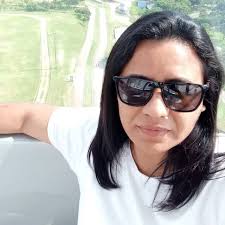 Essa é a realidade da vida. O que ela ganha não é só para o aluguel. Até  outro dia era para tudo. Agora que o pai da criança está ajudando. Os dois