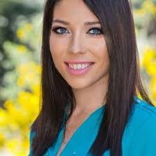 Debbie Toohey's Instagram, Twitter & Facebook