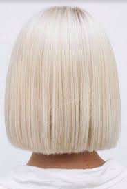 Tout Savoir Sur Le Blond Polaire En 2020 Cheveux Courts Blonds Platine Carre Court Blond Cheveux Blonds Blancs