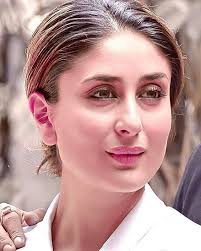 Slaying 24 7 The Beautiful Kareena Kapoor Khan Bollywoodreport Kareena Kapoor Kareena Kapoor Khan Indian Bollywood Actress