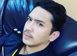 Gerakan sosial lama memiliki ciri khas tersendiri yaitu terorganisir, memiliki tujuan yang jelas, dan memiliki strategi untuk mencapai tujuan tersebut. Pelakon Drama Gerak Khas Nizen Ayob Meninggal Dunia