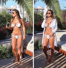 Pievienojies stacey poole jau tagad! Sam Faiers Shows Off Her Killer Curves In A Skimpy Bikini But Has She Had Help Irish Mirror Online