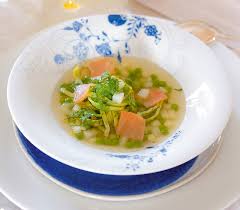 Hausgemachte Gemusebouillon Mit Barlauch Fladli Rezept Barlauch Suppeneinlagen Bouillon