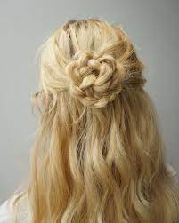 The Simplest Back To School Hairstyles For The Lazy Girl Inside Us All Down Hairstyles Cool Hairstyles Diy Hairstyles