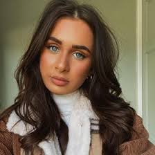 Evie Hooper (eviehooper44)