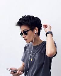For long hair, there are fewer androgynous styles because long hair is associated with females and this style is intended to bring a more gender equality approach, an unconventional style or mullet fashioned hair. Pin By Denisia Simon On Androgyny Tomboy Hairstyles Androgynous Haircut Hair Styles