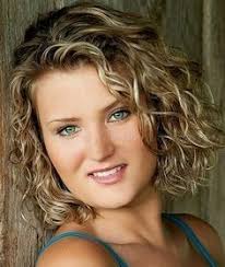 Schone Kurze Haarschnitte Fur Dickes Lockiges Haar Und Runde Gesichter Neue Haare Modelle Haarschnitt Kurz Mittellange Haare Dauerwelle Haarschnitt