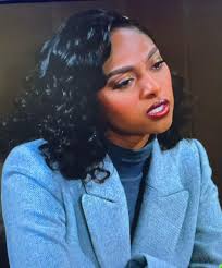 I'm glad Kat has backup, because Eva's mom is totally unhinged!!!