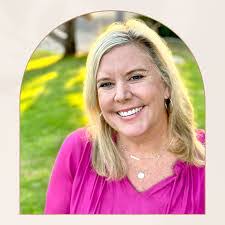 Aurora Allen's Instagram, Twitter & Facebook