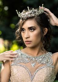 The second we saw this ridiculously chic, golden-toned inspiration we were  IN LOVE. And you will be too. See the entire gallery here:  https://www.stylemepretty.com/2019/01/02/chic-modern-inspiration-with-wild-florals-at-the-top-of-the-rock/  Linens ...