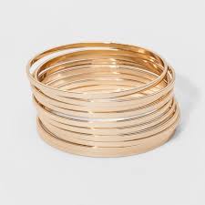 Only 2 available and it's in 6 people's carts. Bracelet Gold Bangle
