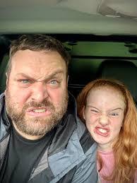 Sammie Bell's Instagram, Twitter & Facebook