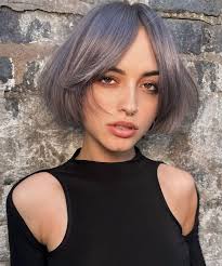 May 09, 2022 · a differenza di una frangia piena e dritta oppure di una tendina, che ha una forma scalata,. Tucked Bob Il Caschetto Con Frangia A Tendina Tendenza Capelli 2022