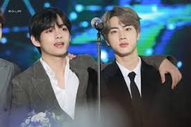 Bts' jin and v reacted to their iconic 'kiss' scene from run bts episode 128 and as adorable as that is, v's reaction definitely proves that . 10 Potret Akrab Jin V Bts Yang Ulang Tahun Di Bulan Desember