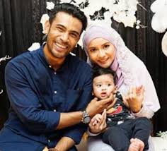 Diperkenalkan bagi menggantikan slot identiti; Cantiknya Ezza Yusof Cinta Hati Remy Ishak Gempak