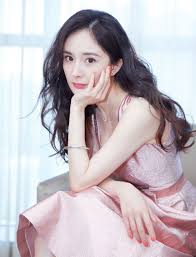 杨幂, born 12 september 1986) is a chinese actress and singer.she made her acting debut in historical television series tang ming huang, and later received recognition for her leading roles in various television series such as wang zhaojun (2007), chinese paladin 3 (2009), palace 1(2011), beijing love story (2012), swords of legends (2014), the interpreter (2016), eternal. å¤§ç‰Œæ˜Žæ˜Ÿä»¬åº•ä¸‹ä¸ä¸ºäººçŸ¥çš„é»'æš—å² æ¨å¹‚part 1 Jio News