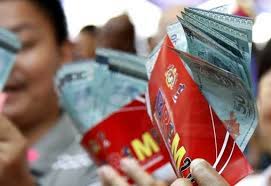 Tetapi malangnya masih ramai lagi, penerima br1m yang layak belum terima bayaran brim sehingga ke hari ini. Punca Masalah Duit Br1m Lambat Masuk Ke Akaun Bank