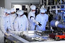 Read and talk about the company that helps create smaller, more powerful and energy efficient chips. Asml Smashes Sales Record After Shipping 100th Euv System
